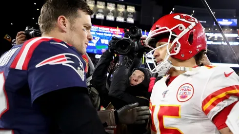 Tom Brady con Patrick Mahomes (Getty)
