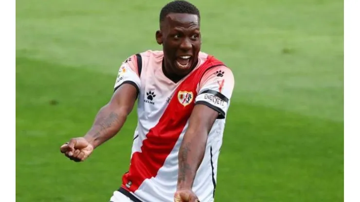 Advíncula jugó la temporada pasada en primera división.