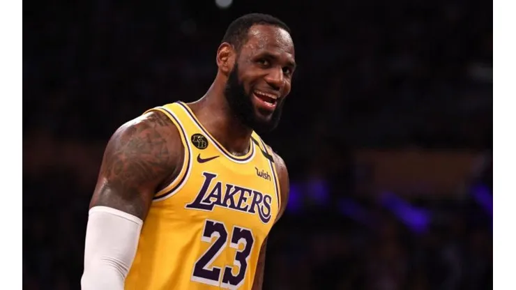 LeBron James deja a su “pandilla” y va rumbo a la ‘burbuja’ de la NBA