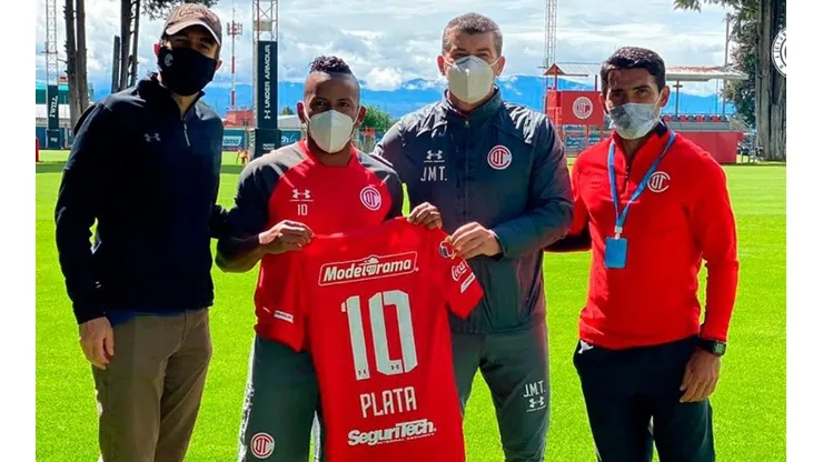 Plata está preparado para vestir la "10" de Sinha