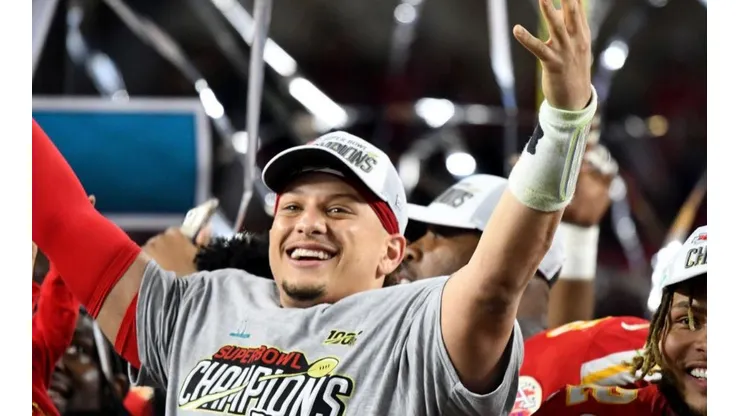 Lo que se podría comprar con el contrato de Mahomes en México