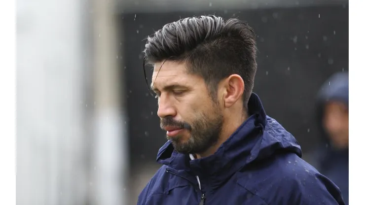 La afición de Chivas destruyó a Oribe Peralta en las redes