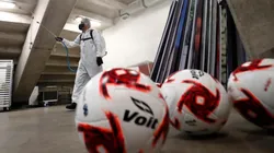 Sanitización al Estadio Akrón (Getty Images)