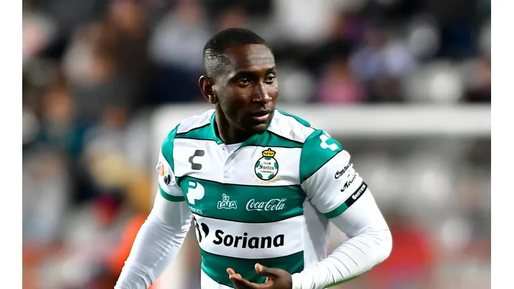 Luego de salir de Santos Laguna, Eryc Castillo fue oficializado en su nuevo club