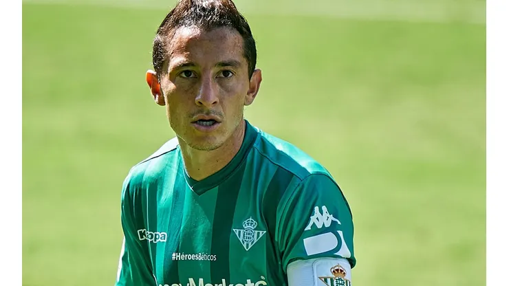 Victoria del Betis con Guardado de titular y Lainez en el banco
