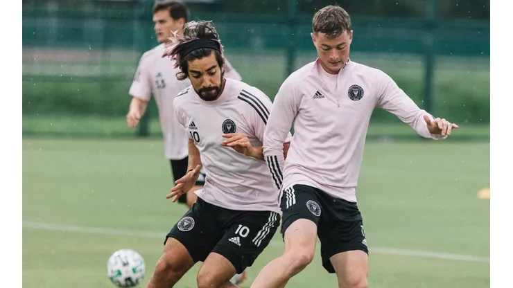 Rodolfo Pizarro y Matías Pellegrini podrían sumar minutos