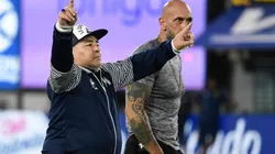 Diego Maradona, entrenador de Gimnasia.