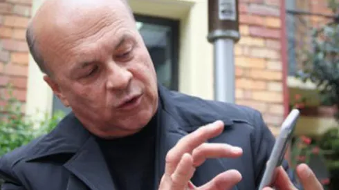 Carlos Antonio Vélez se la jugará individualmente en su nueva página web