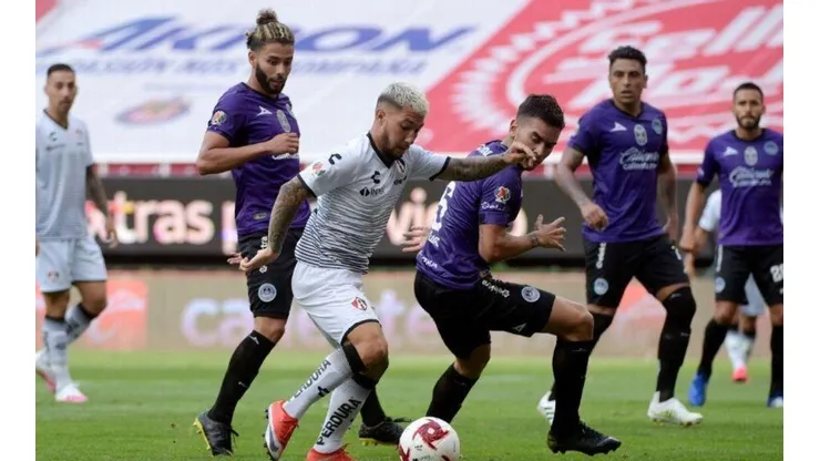 Mazatlán tuvo que usar a su tercer arquero para terminar con 11 jugadores. (ESPN)