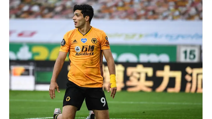 El técnico de Wolves rompió el silencio tras los rumores sobre la salida de Raúl Jiménez
