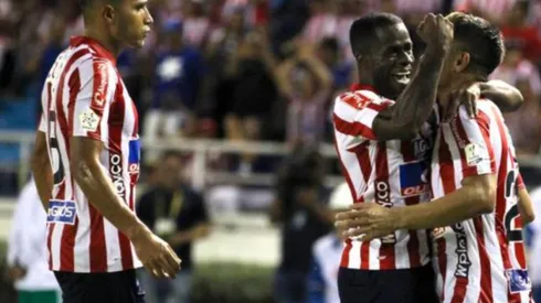 Carmelo renovó con Junior y 'Teo' Gutiérrez se le burló en Instagram