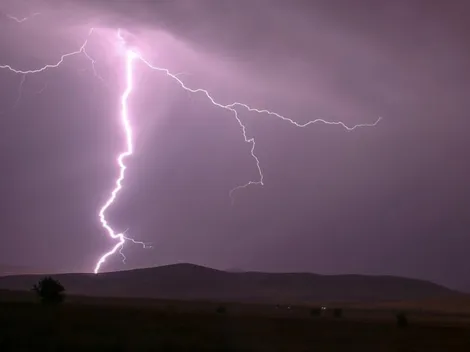 Video: momento exacto que un jugador de 16 años es impactado por un rayo en Rusia