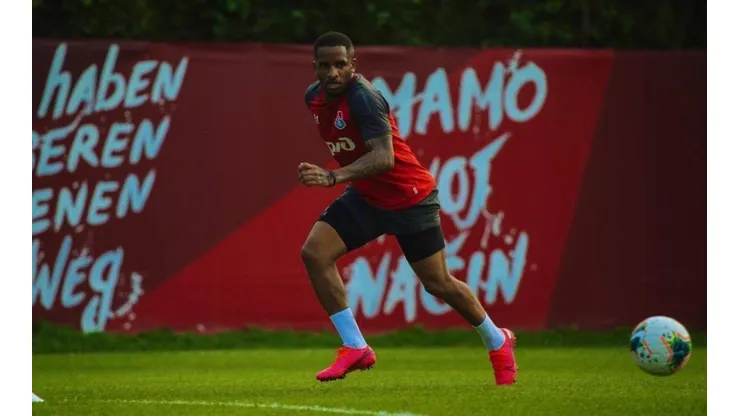 Jefferson Farfán pertenece al Lokomotiv de Rusia.