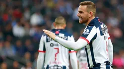 Ante los rumores de su salida, la afición de Rayados hizo tendencia a Vincent Janssen