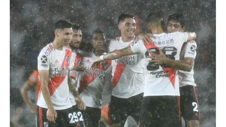 Foto de los jugadores de River un día de lluvia.