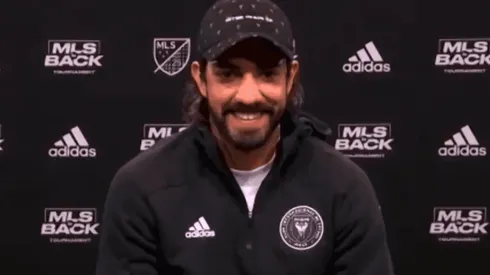 La broma de Rodolfo Pizarro cuando le preguntaron por el Covid-19