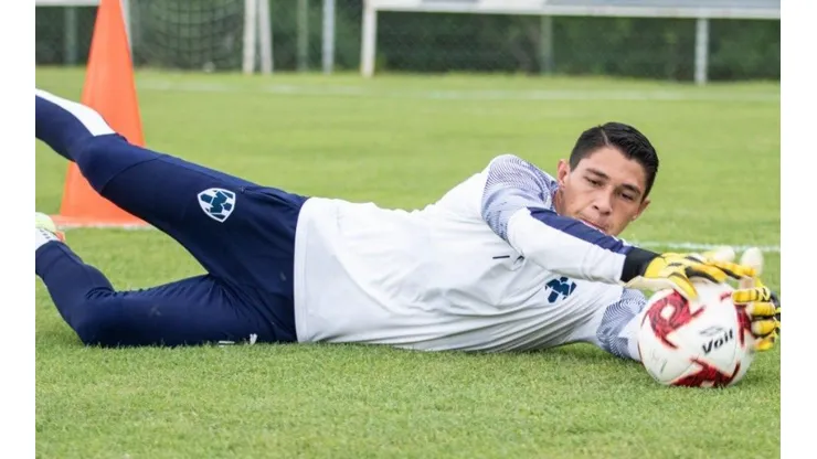 Luego de dos años en Necaxa, Hugo volvió a Monterrey (Foto: Twitter de Monterrey)