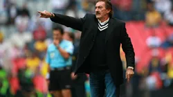 Ricardo La Volpe se mostró jugando al FIFA.