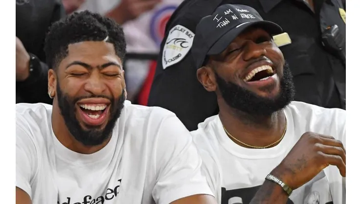 Anthony Davis y LeBron James (Getty Images)