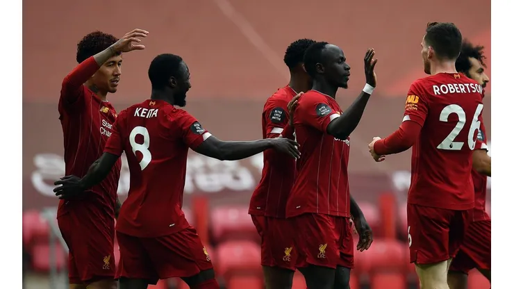 Liverpool se olvidó de la goleada ante el City ganándole al Aston Villa