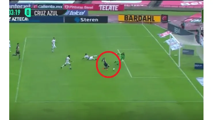 Pumas y Cruz Azul empatan 1-1. (Captura)