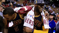 Jr. Smith junto a LeBron James (Getty)