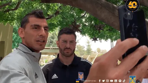 Para aplaudir: el hermoso gesto de Guzmán y Gignac con una fanática de Tigres