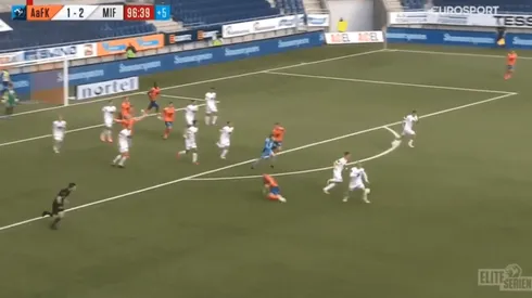 Es igual: en Noruega imitaron el gol del Pity Martínez a Boca