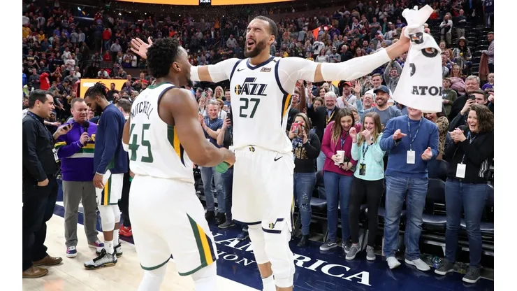 Donovan Mitchell junto a Rudy Gobert (Getty)