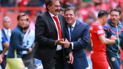 Ricardo La Volpe junto a Miguel Herrera