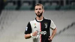 Pjanić organizó una pequeña fiesta luego de anunciarse su llegada al Barcelona (Foto: Getty)