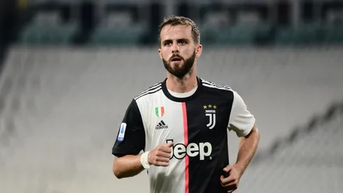 Pjanić organizó una pequeña fiesta luego de anunciarse su llegada al Barcelona (Foto: Getty)