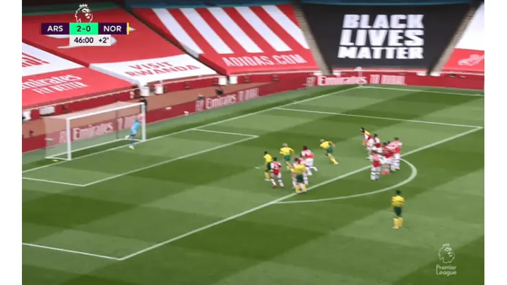 Para que mire Scaloni: la espectacular volada de Emiliano Martínez con Arsenal