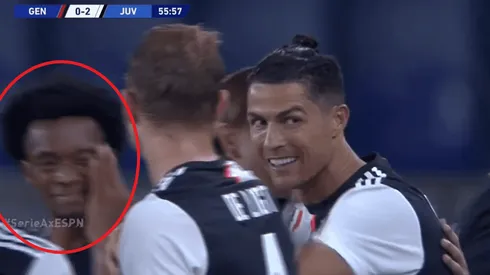 Ayayai: A Cuadrado le metieron un manotazo en la cara en el gol de Cristiano