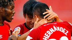 Juan Camilo Hernández celebra su gol con Takefusa Kubo.