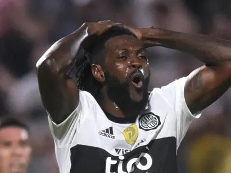 Fue lindo mientras duró: Adebayor rescindirá su contrato con Olimpia