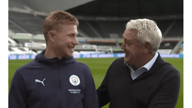 De Bruyne estaba dando una entrevista y el DT del Newcastle nos hizo llorar