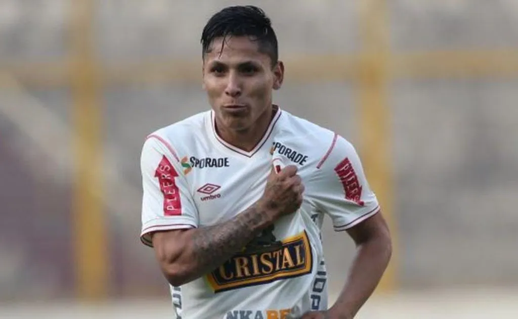 Raúl Ruidíaz campeono el 2013 con Universitario de Deportes.