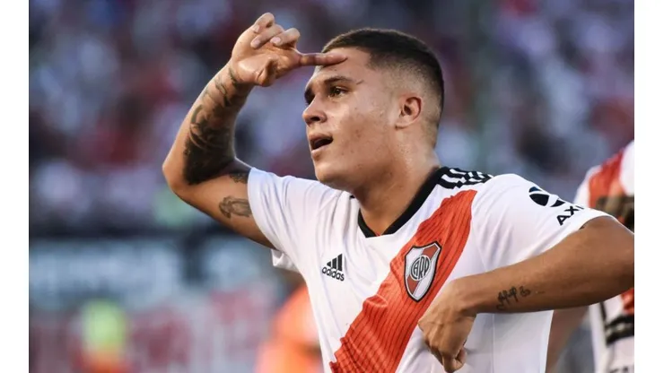Juan Fernando Quintero festejando un gol en River.