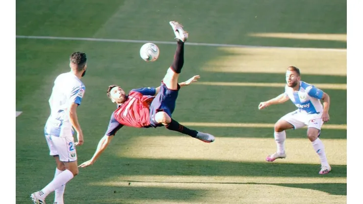 El momento justo de la chilena de Enric Gallego.