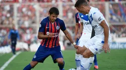 Ricardo Centurión con la camiseta de Vélez.