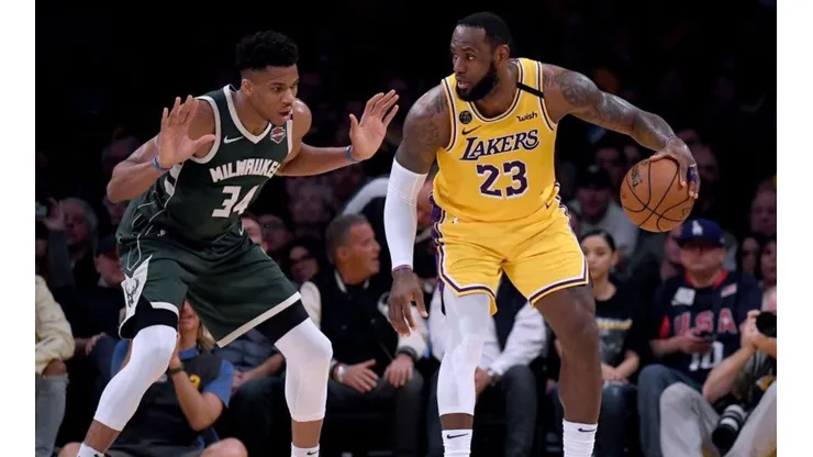 Giannis Antetokounmpo y LeBron James (Getty Images)