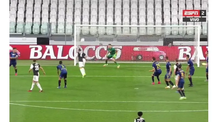 Insólito gol desperdiciado por Cristiano Ronaldo.