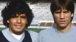 Pietro Puzone junto a Diego Armando Maradona.