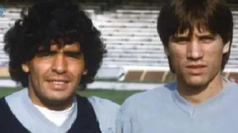 Pietro Puzone junto a Diego Armando Maradona.