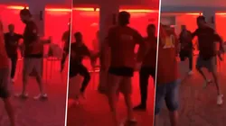 Foto de los festejos de Liverpool con el entrenador bailando.