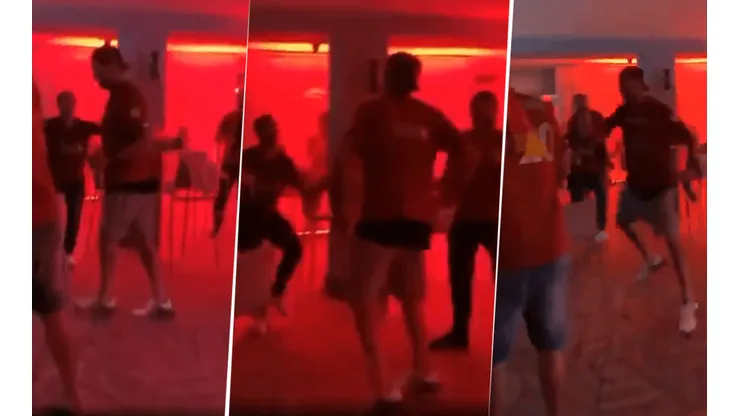 Foto de los festejos de Liverpool con el entrenador bailando.