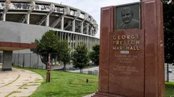 La decisión de Redskins sobre su fundador