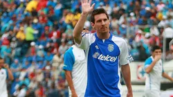 Lionel Messi disputó un partido de beneficencia en el Estadio Azul, en 2011. Foto: JamMedia