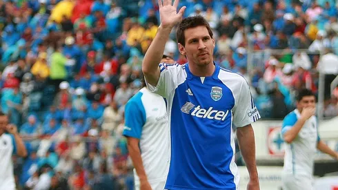 Lionel Messi disputó un partido de beneficencia en el Estadio Azul, en 2011. Foto: JamMedia